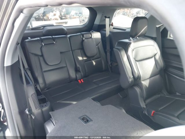 Ford Explorer Xlt Image 8