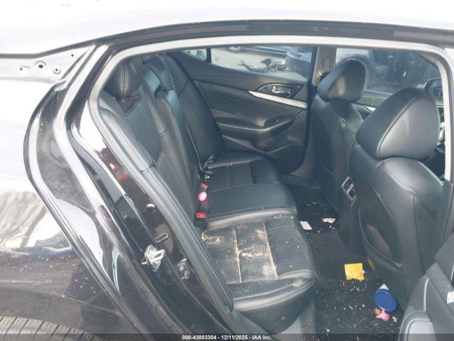 Nissan Maxima Image 14