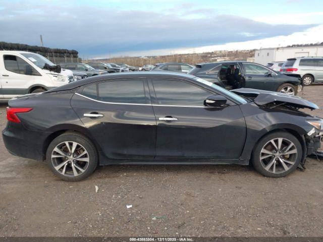 Nissan Maxima Image 9