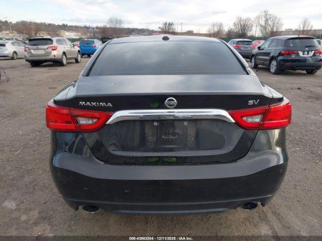 Nissan Maxima Image 15