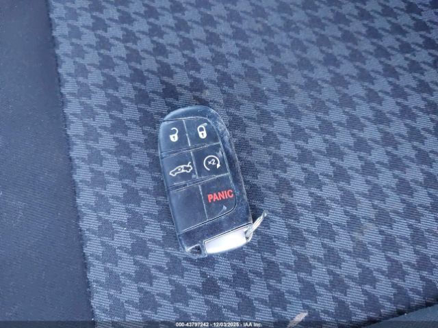 Dodge Challenger Image 12