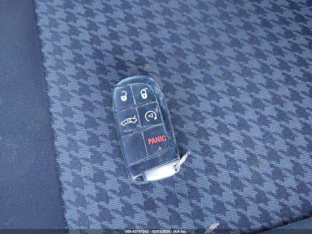 Dodge Challenger Image 12