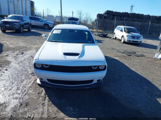 Dodge Challenger Image 13