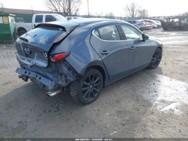 Mazda Mazda3 Premium Package Image 15
