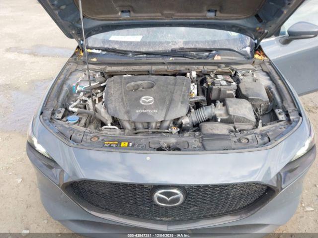 Mazda Mazda3 Premium Package Image 10