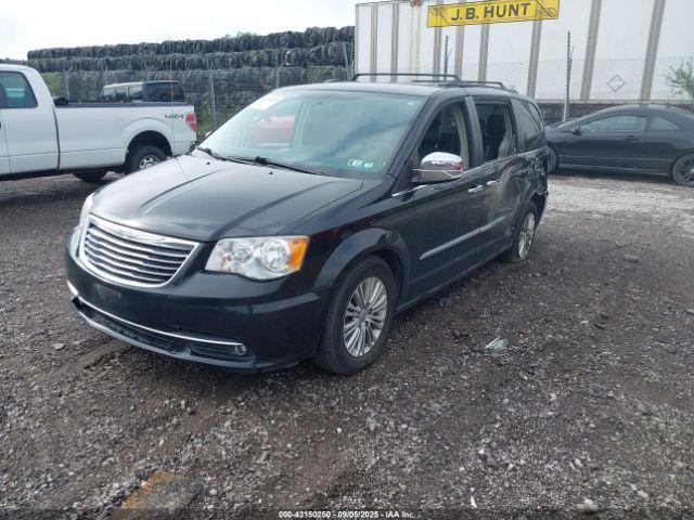 Chrysler Town & Country Touring-l Image 7