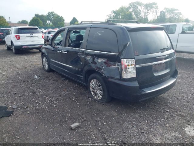 Chrysler Town & Country Touring-l Image 14