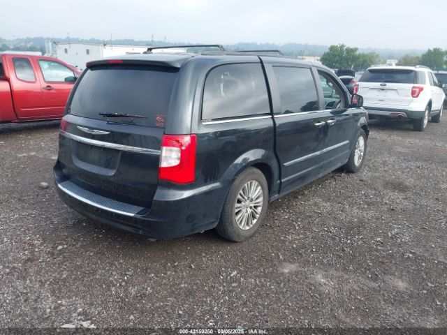 Chrysler Town & Country Touring-l Image 9