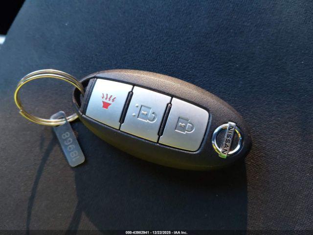 Nissan Pathfinder Sv Image 11