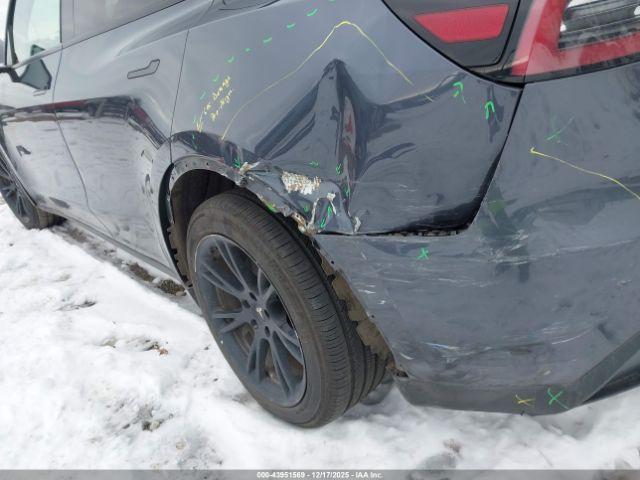 Tesla Model Y Image 11