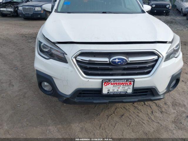 Subaru Outback 2.5i Limited Image 2