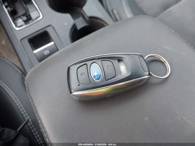 Subaru Outback 2.5i Limited Image 11