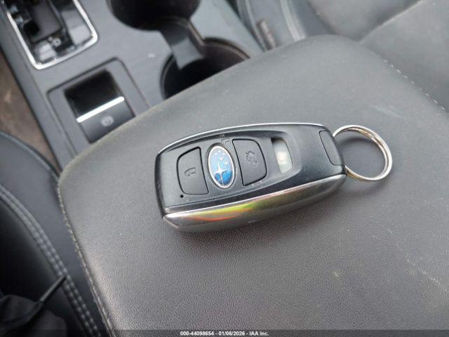 Subaru Outback 2.5i Limited Image 11