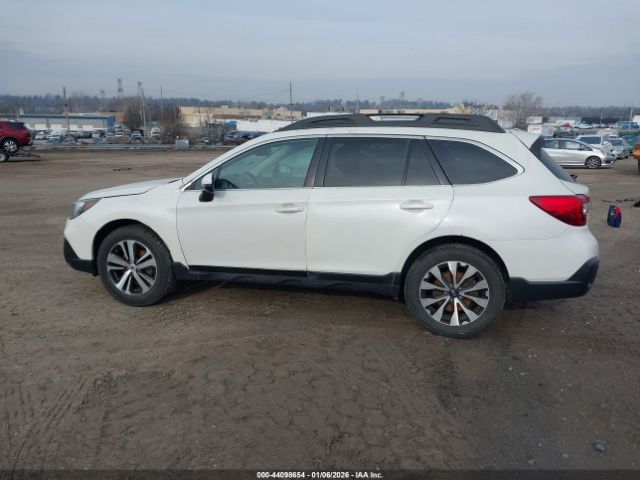 Subaru Outback 2.5i Limited Image 13