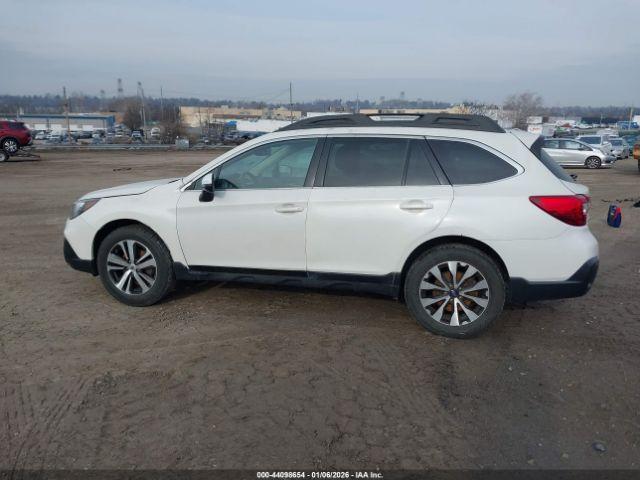 Subaru Outback 2.5i Limited Image 13