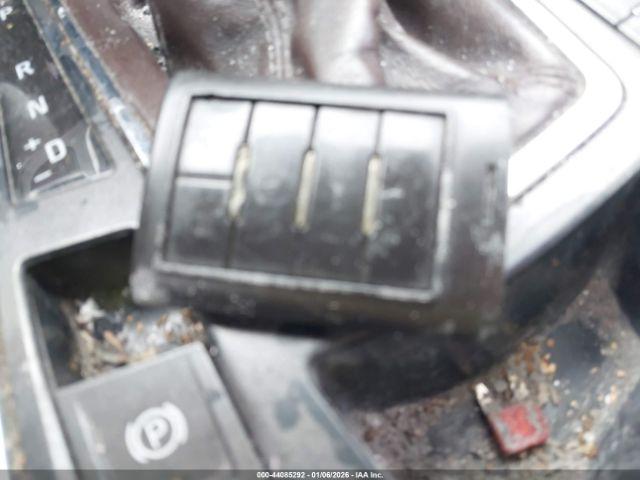 Cadillac SRX Luxury Collection Image 12