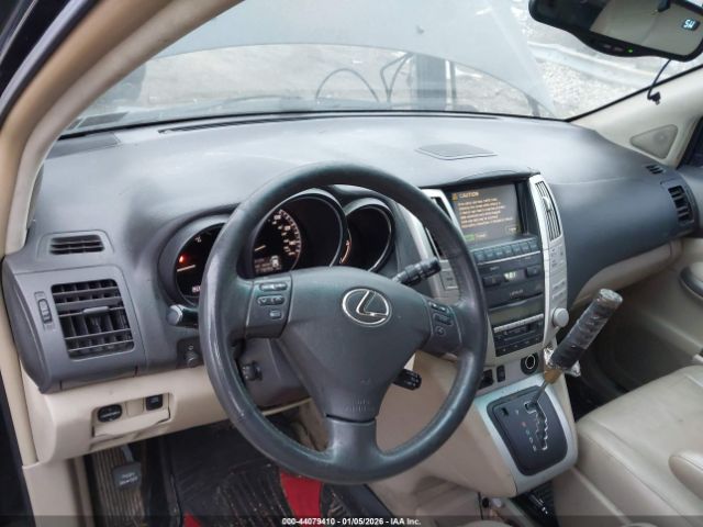 Lexus RX Image 16