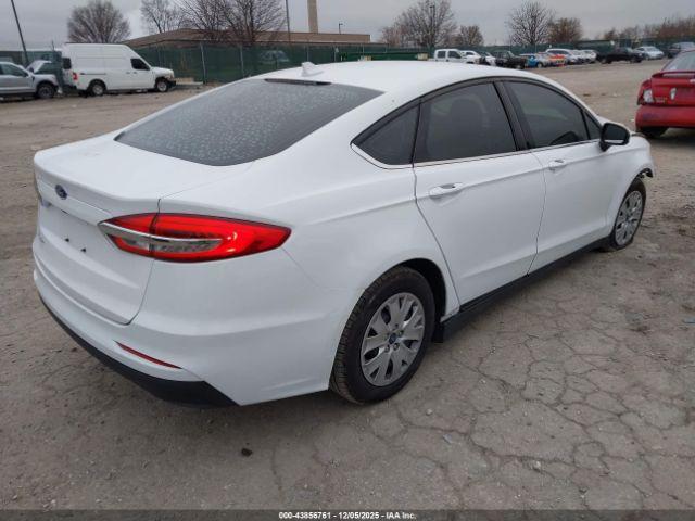 Ford Fusion S Image 8