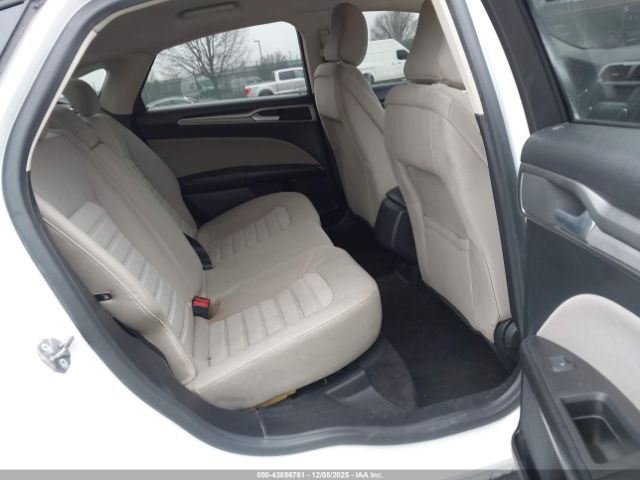 Ford Fusion S Image 15