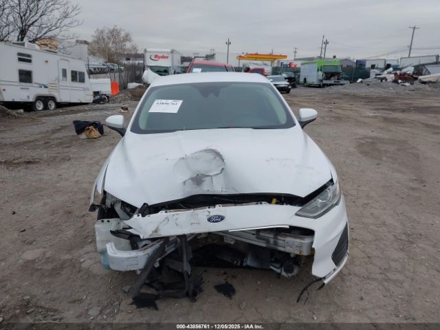 Ford Fusion S Image 3