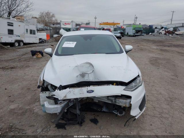 Ford Fusion S Image 3