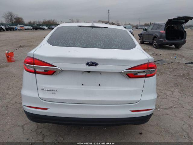 Ford Fusion S Image 13