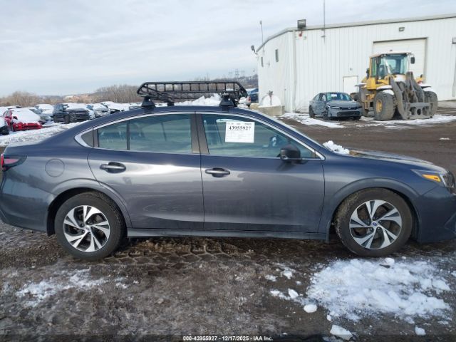 Subaru Legacy Image 9