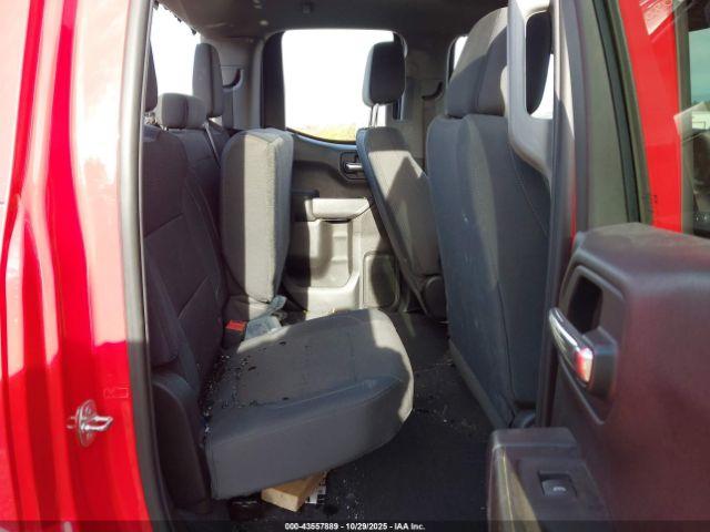 Chevrolet Silverado 1500 Custom Image 11