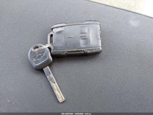 Chevrolet Silverado 1500 Custom Image 3