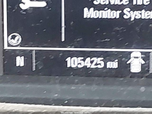 Chevrolet Silverado 1500 Custom Image 4