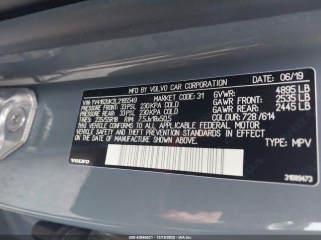 Volvo XC40 Momentum Image 9