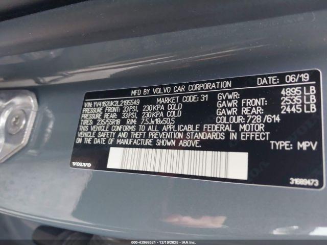 Volvo XC40 Momentum Image 9