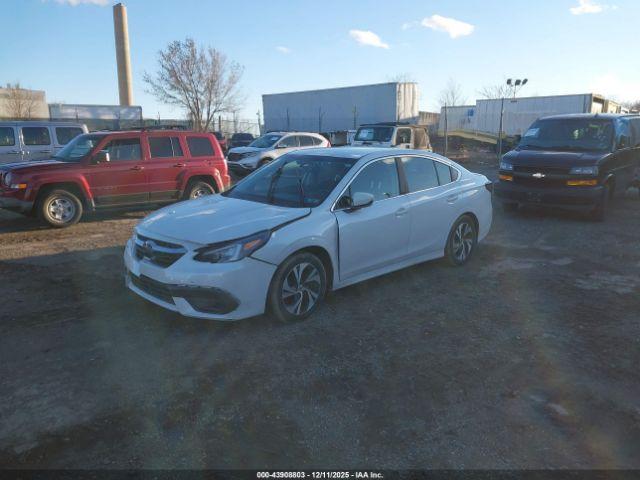 Subaru Legacy Premium Image 8