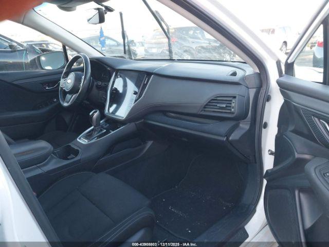 Subaru Legacy Premium Image 16