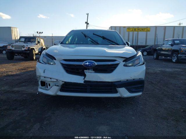 Subaru Legacy Premium Image 7