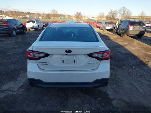 Subaru Legacy Premium Image 15