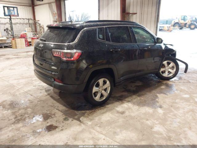 Jeep Compass Latitude 4x4 Image 16
