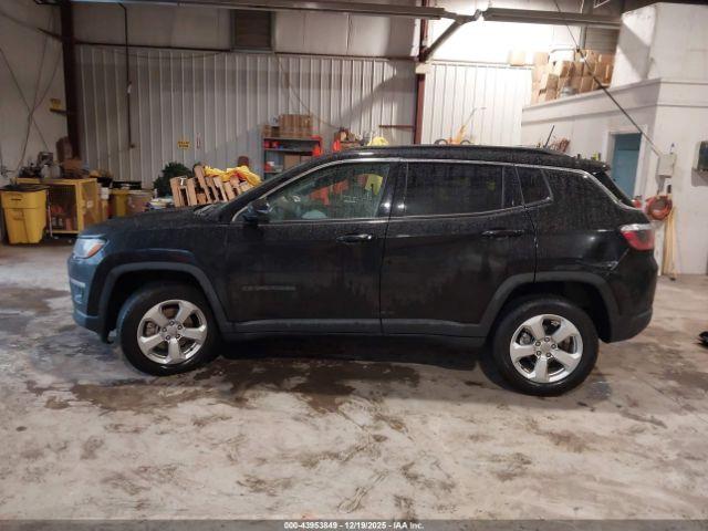 Jeep Compass Latitude 4x4 Image 13
