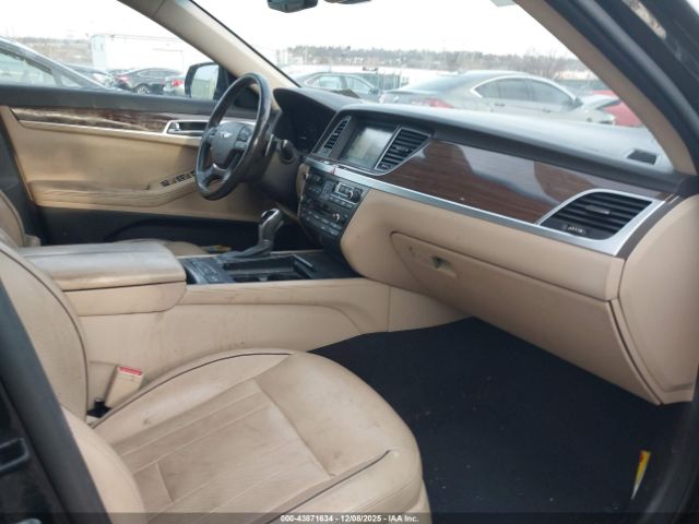 Hyundai Genesis 3.8 Image 10