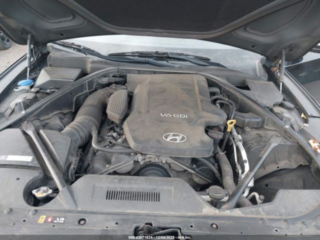 Hyundai Genesis 3.8 Image 15