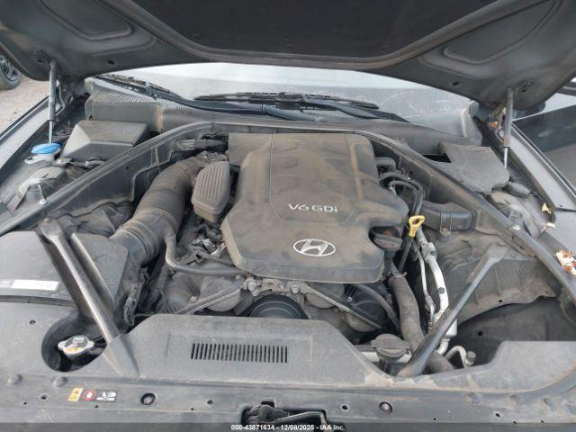 Hyundai Genesis 3.8 Image 15