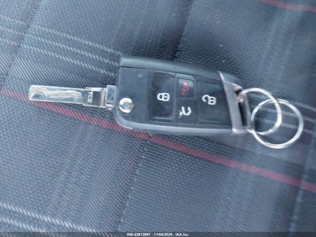 Volkswagen Golf 2.0t S 2-door Image 11