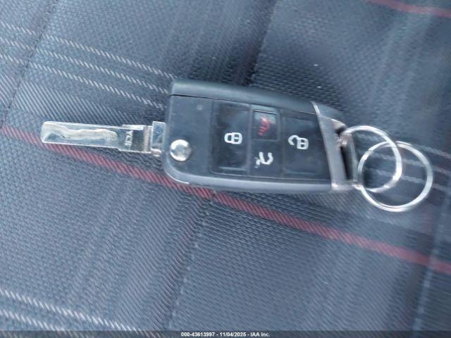 Volkswagen Golf 2.0t S 2-door Image 11