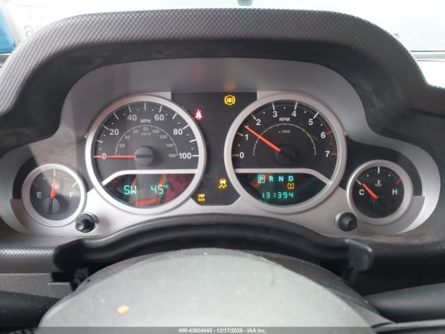 Jeep Wrangler Sahara Image 13