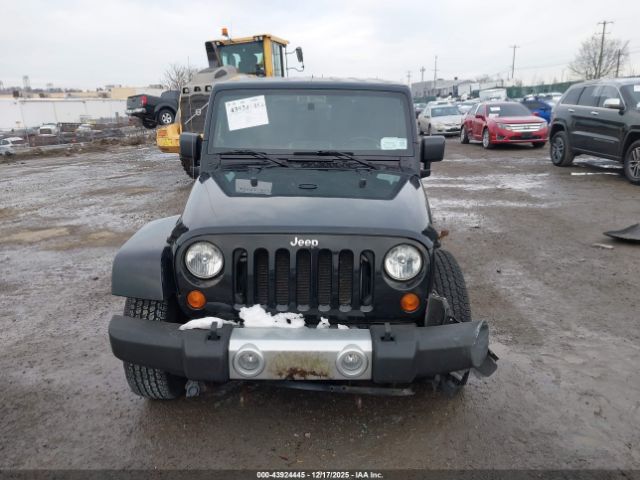 Jeep Wrangler Sahara Image 12