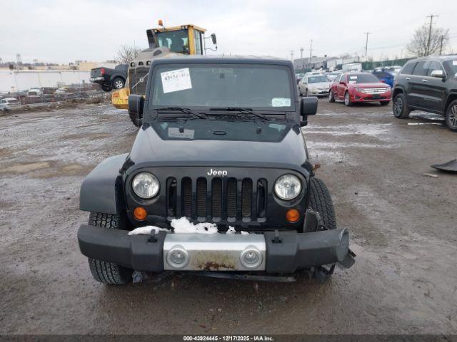 Jeep Wrangler Sahara Image 12