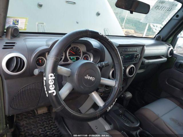 Jeep Wrangler Sahara Image 16
