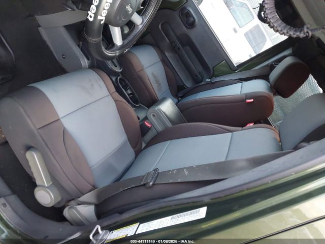 Jeep Wrangler Sahara Image 13