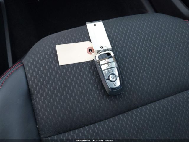 Ford Escape St-line Image 11