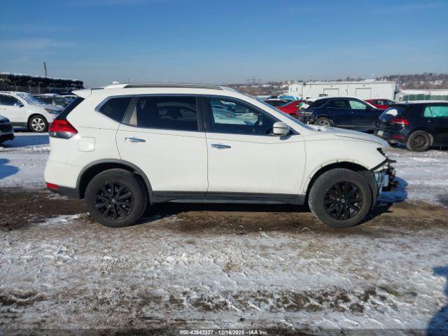 Nissan Rogue Sv Image 13